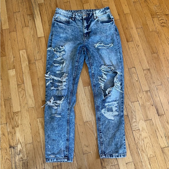 Aeropostale High Rise Distressed Mom Jeans - Picture 2 of 11